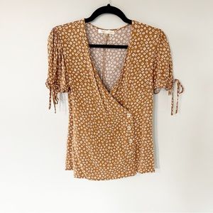 Mimi and daphne floral wrap top mustard brown small